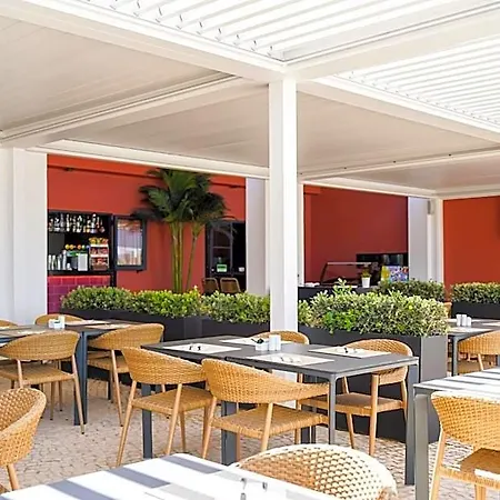 Vitors Village Hotel