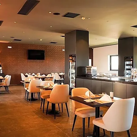 Vitors Village Hotel